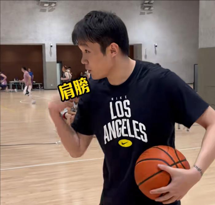 丁彦雨航开始转型？单独特训选秀球员，进攻细节拉满！