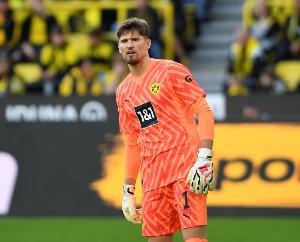 PG模拟器-踢球者：科贝尔夏窗转会概率非常低，他对离队传闻感到不满