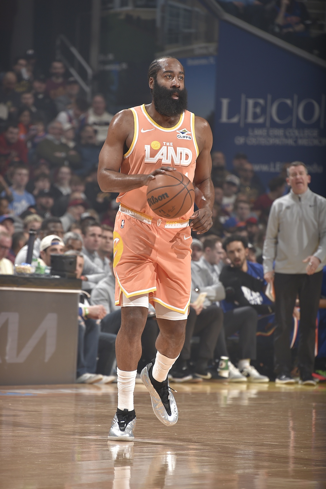 PG-JR：不看好骑士 哈登每次换队常规赛都打很好 但季后赛战绩摆在那